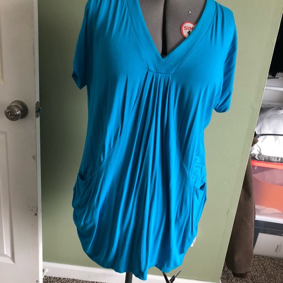 Inc Tops - Inc. blue short sleeve knit w/2 pockets